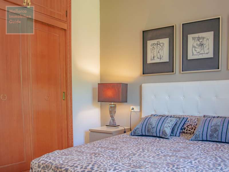 Espléndida villa de 5 dormitorios, piscina y fantástico jardín cerca del mar  - 25