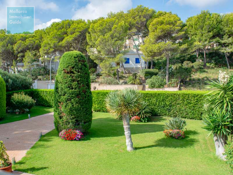 Espléndida villa de 5 dormitorios, piscina y fantástico jardín cerca del mar  - 3