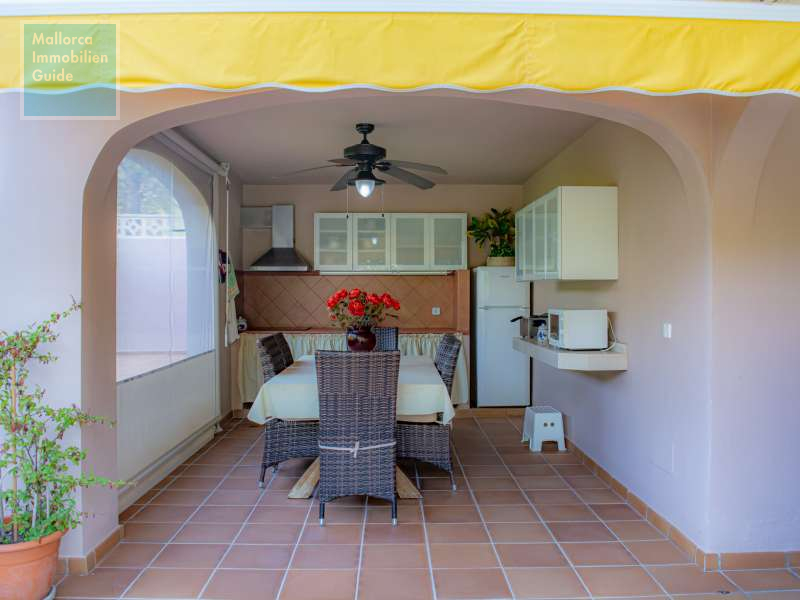 Espléndida villa de 5 dormitorios, piscina y fantástico jardín cerca del mar  - 9