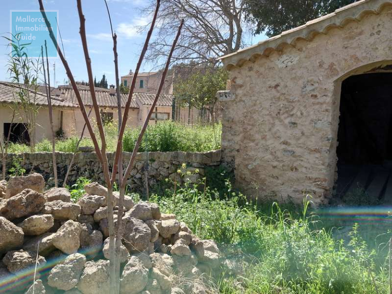 Nebengebäude im Garten