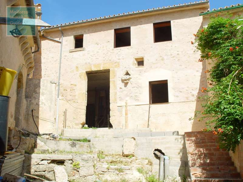 Dorfhaus zum Renovieren in Santa Eugenia