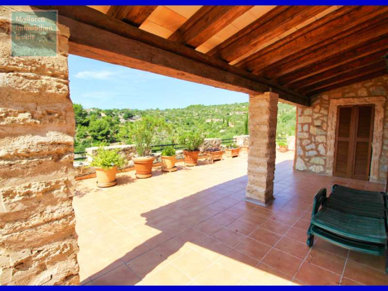 Überdachte Terrasse