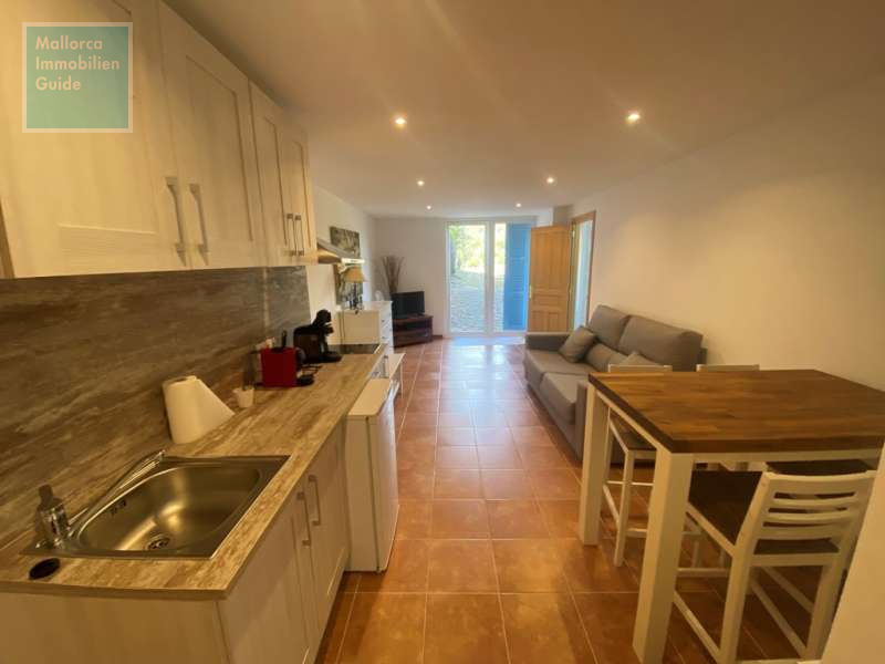 Küchenzeile mit Essplatz