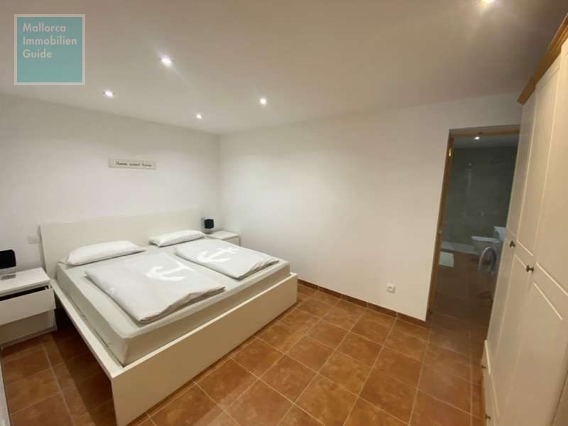 ...Blickrichtung Badezimmer