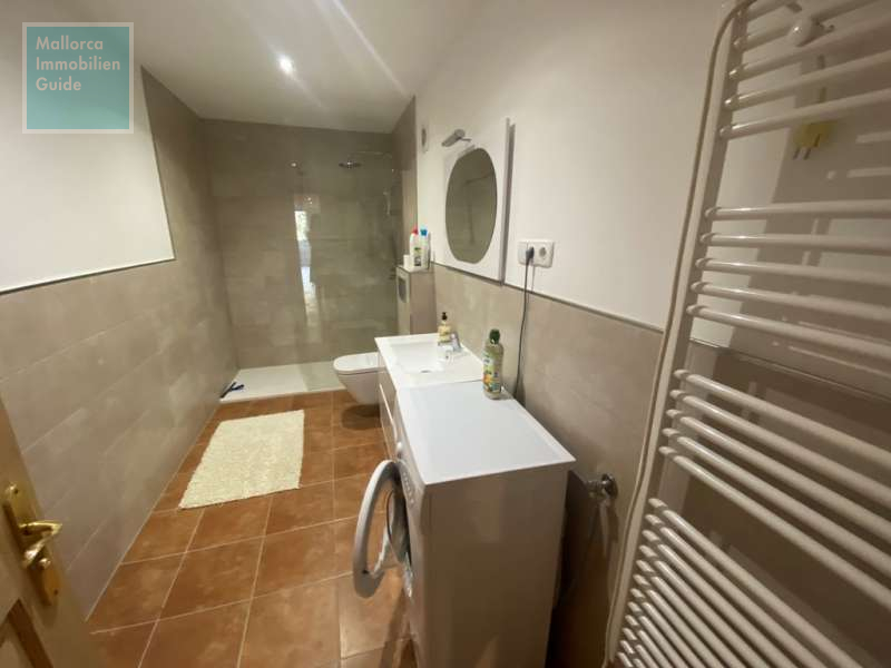 Badezimmer mit Dusche