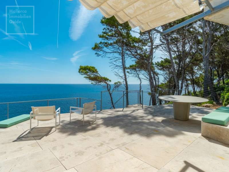 Grosszügige Terrassenfläche