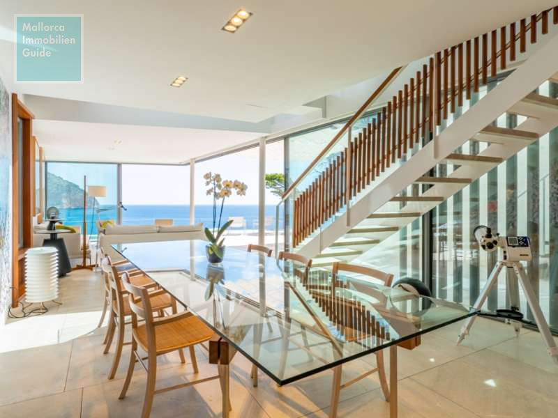 Essplatz hinter dem Wohnbereich