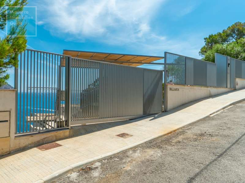 Carport, Grundstücksfassade an der Strasse