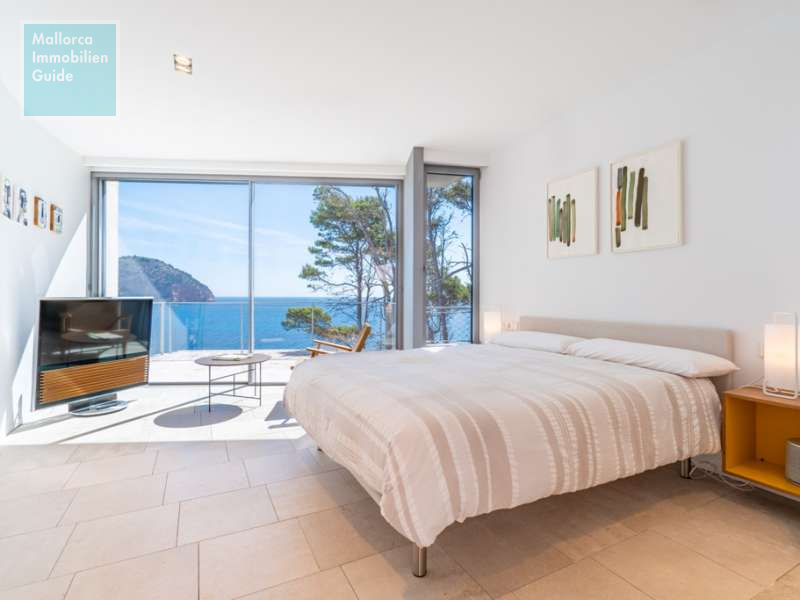 Grosses Schlafzimmer