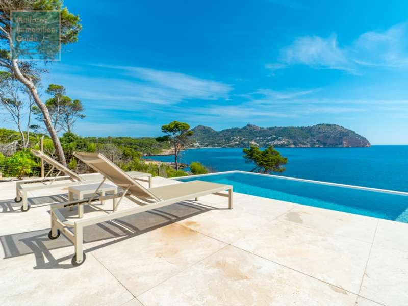 Fantastischer Ausblick auf das Meer und die Bucht