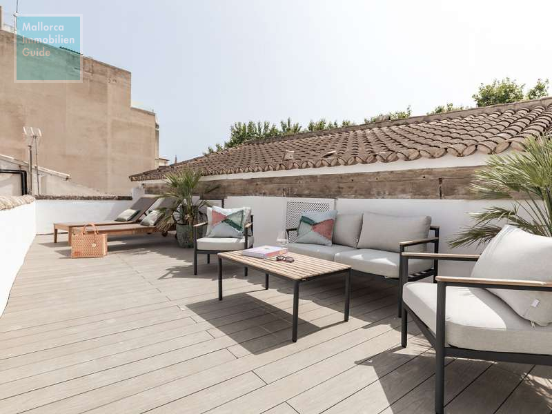 ...mit grosser Terrasse