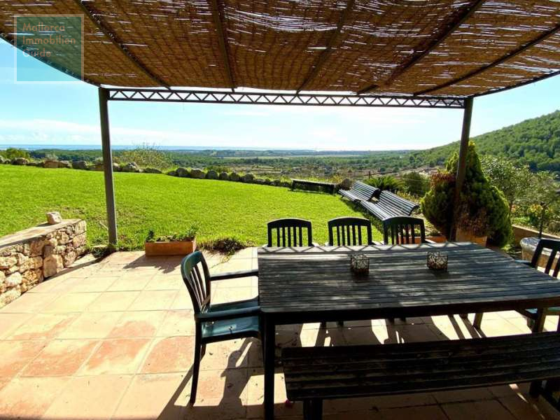 Terrasse mit Essplatz