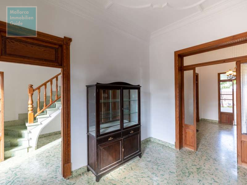 Eingangsbereich, Salon und Wohnzimmer