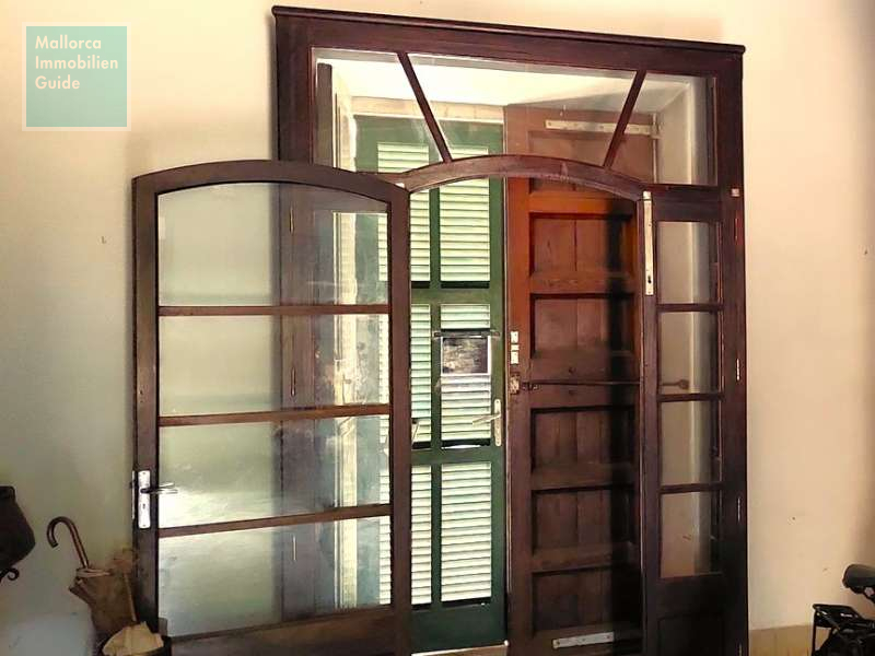 Ausgang mit Windfang