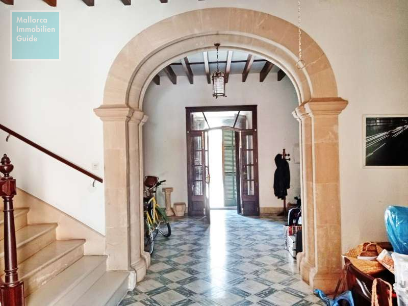 Vorderer Salon, Blickrichtung Zugang zum Garten