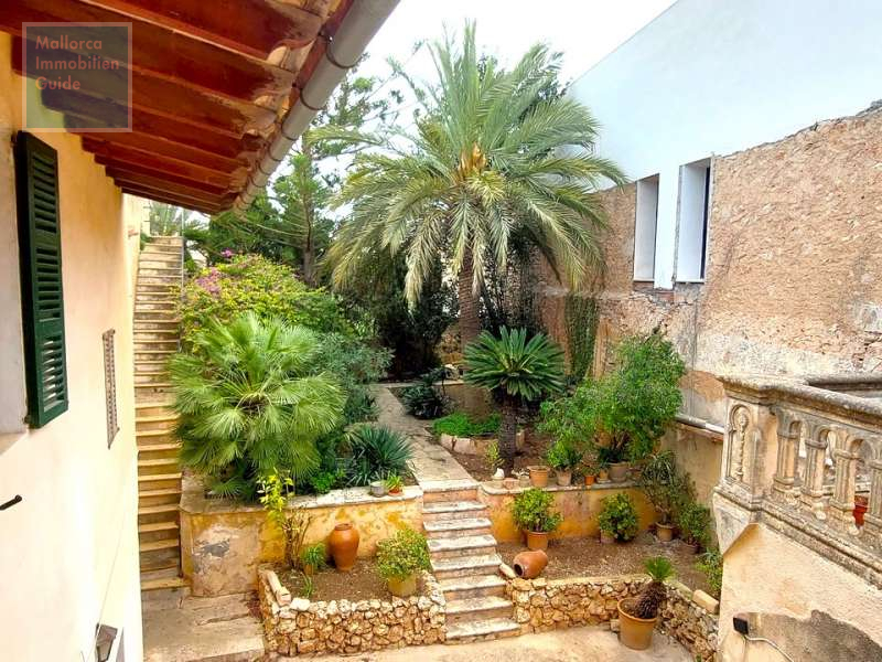 Blick vom Balkon im OG auf den Garten