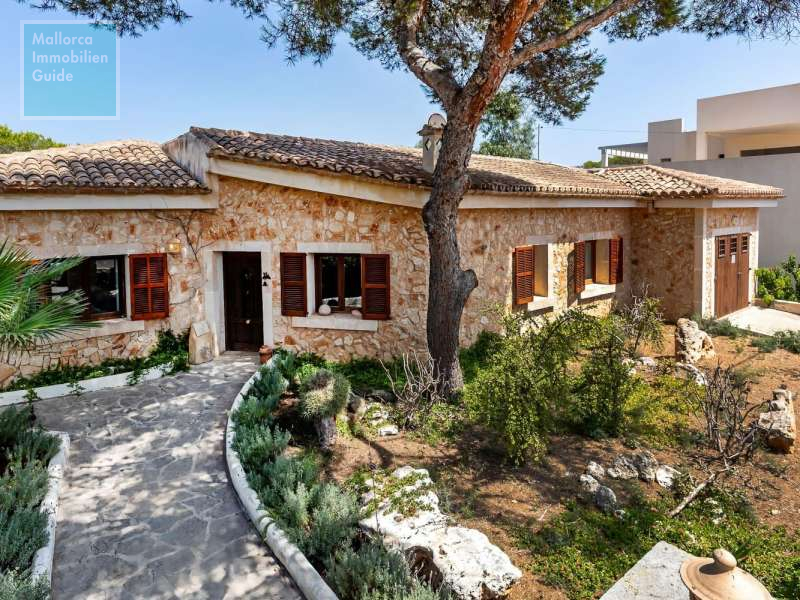 House for sale in Mallorca: wide choice village houses 2