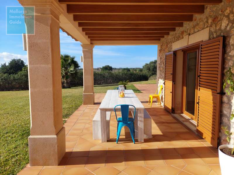 Überdachte Terrasse