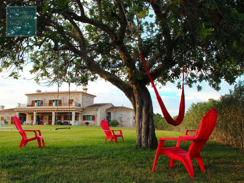Blick vom Grundstück auf die Finca