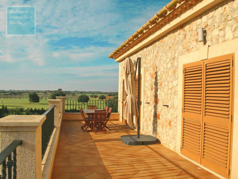 Offene Terrasse im OG