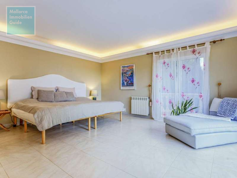 ..Masterschlafzimmer