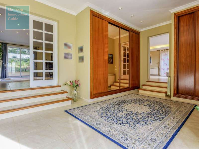 Großer Ankleideraum...