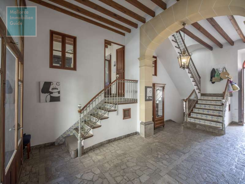 Stadthaus in Sóller mit separatem Gartengrundstück