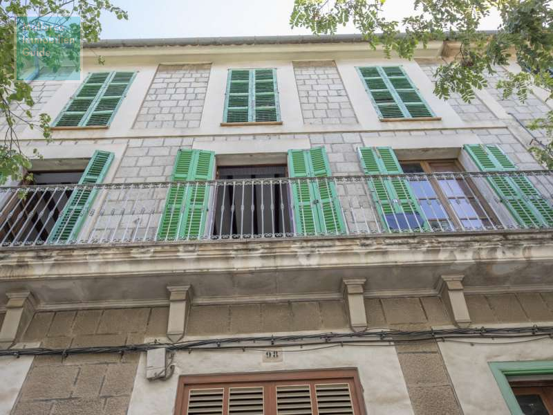Stadthaus in Sóller mit separatem Gartengrundstück