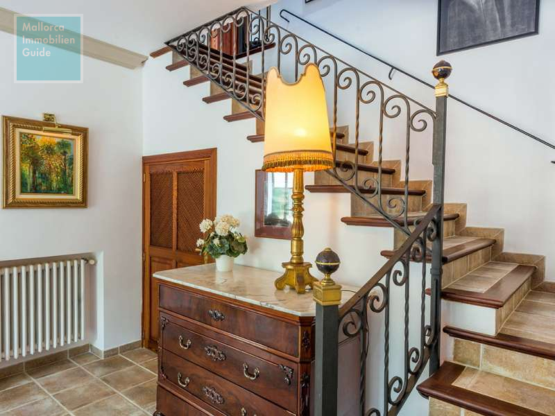 Treppenaufgang in das OG