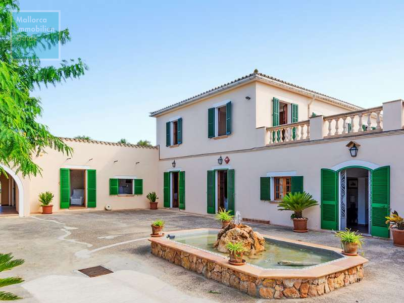 Innenhof mit Brunnen