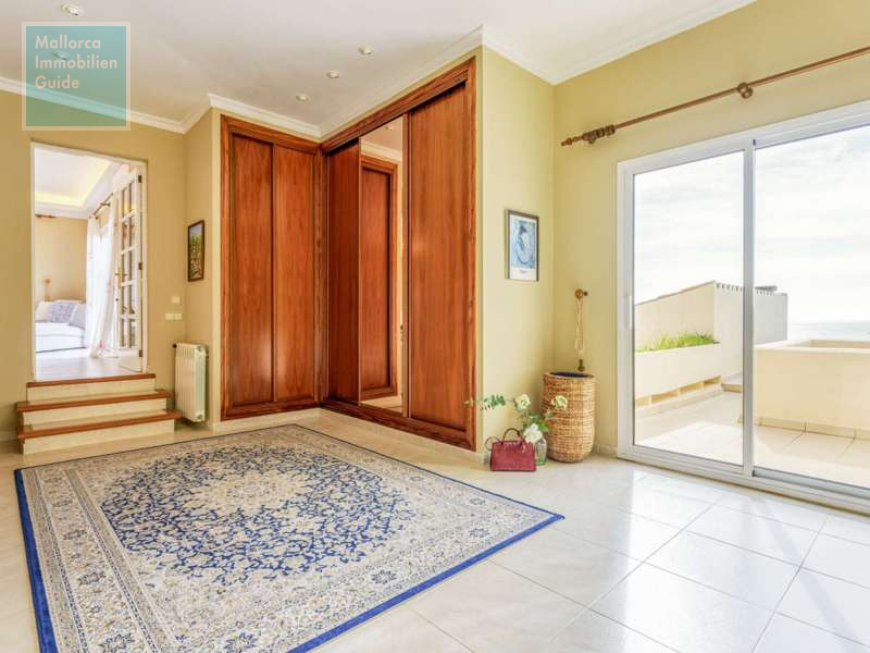 ...mit Zugang zum...