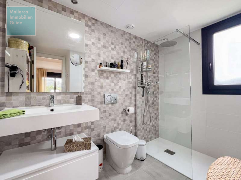 ...Badezimmer en Suite