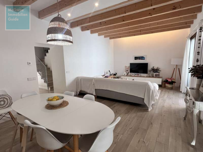 Komplett restauriertes Dorfhaus mit pool in Santa Maria del Camino