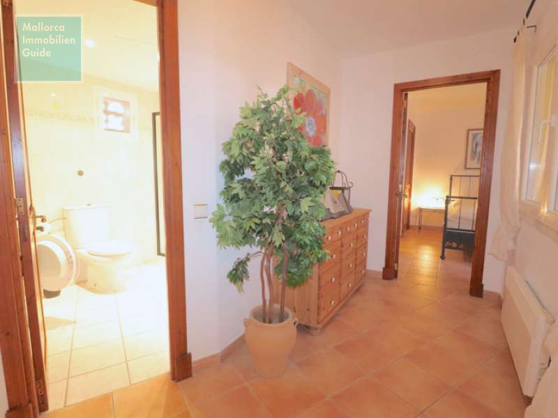 Flur, Blickrichtung Badezimmer und Schlafzimmer