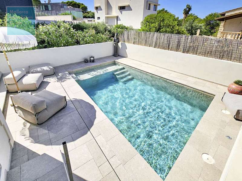 Poolbereich in Südausrichtung