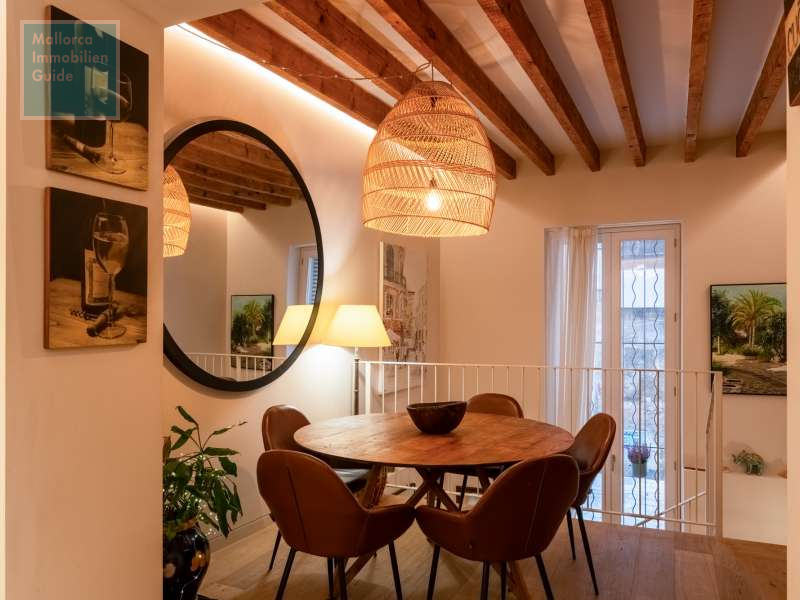 Zwischenebene, Essplatz an der Küche