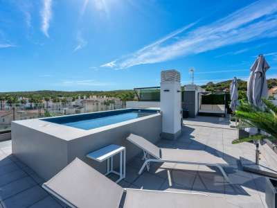 Modernes Penthouse mit Dachterrasse und Pool in Santa Ponsa 