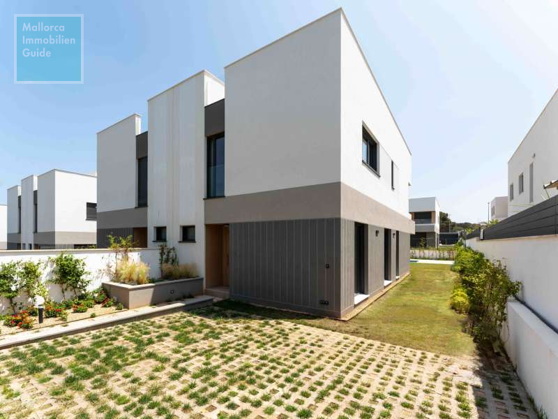 Reihenhaus in Puig de Ros mit 2 Pkw- Stellplätzen