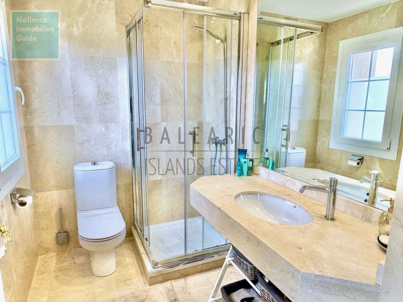 En Suite Bathroom - Bedroom_I