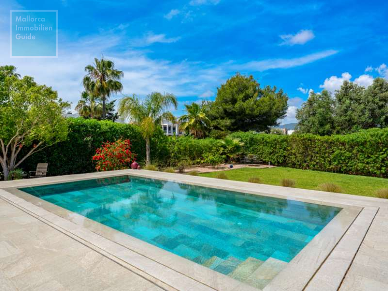 Pool mit Treppeneinstieg