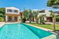 Costa de los Pinos - Villa im Loftstil in Meer- und Golfplatznähe