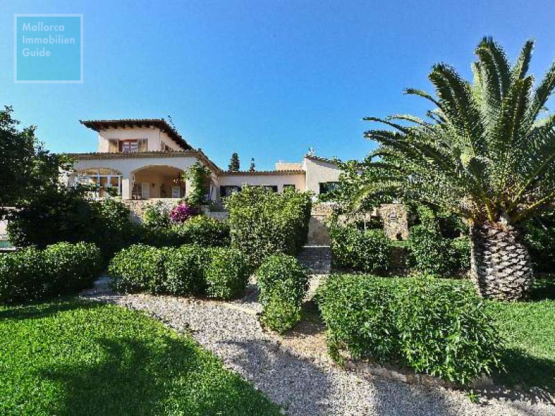 Mansión con un jardín amplio a poca distancia del Club de Vela en Puerto de Andratx - 20