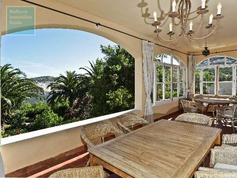 Mansión con un jardín amplio a poca distancia del Club de Vela en Puerto de Andratx - 4