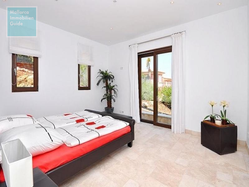 Villa in Santa Ponsa, neuwertig mit Pool und Meerblick - 10