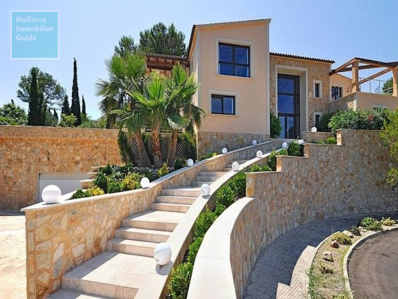 Villa in Santa Ponsa, neuwertig mit Pool und Meerblick - 3