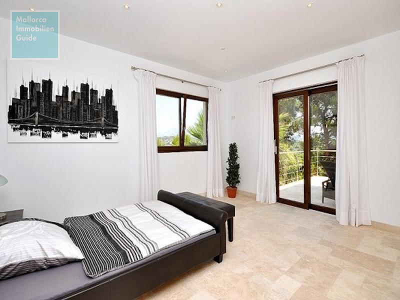 Villa in Santa Ponsa, neuwertig mit Pool und Meerblick - 9