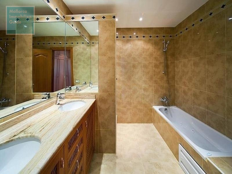 Einfamilienhaus mit Pool und Meerblick in Santa Ponsa - 11