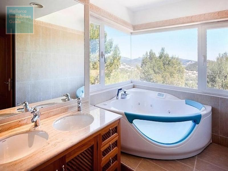 Einfamilienhaus mit Pool und Meerblick in Santa Ponsa - 8