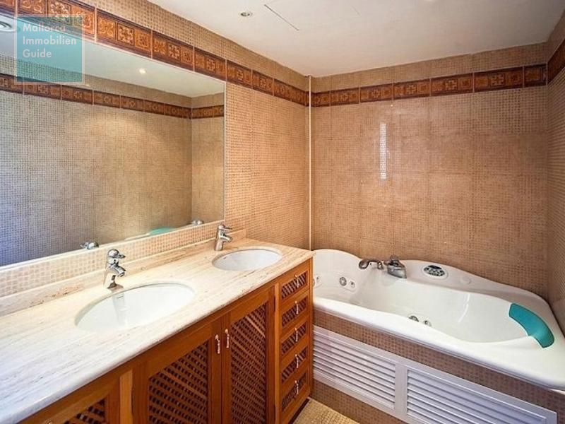 Einfamilienhaus mit Pool und Meerblick in Santa Ponsa - 9